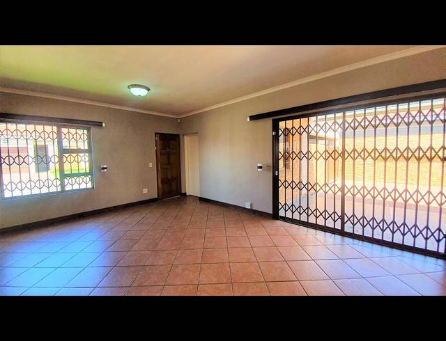 3 BEDROOM SECTIONAL TITLE FOR SALE IN NEW MARKET